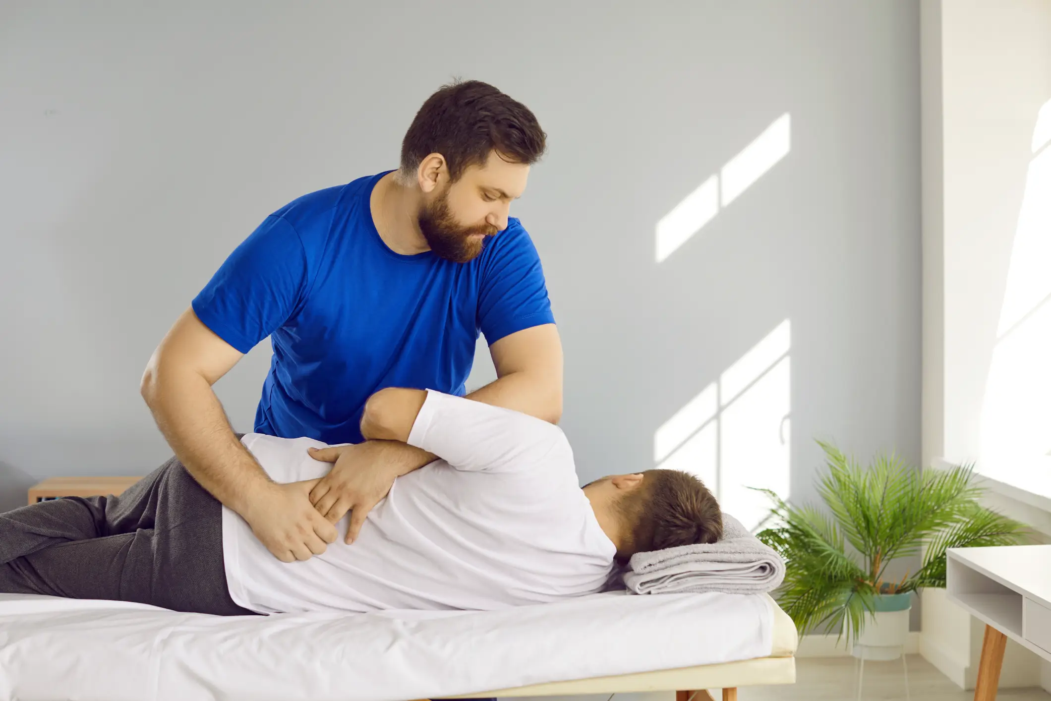 osteopath_physiotherapist_img
